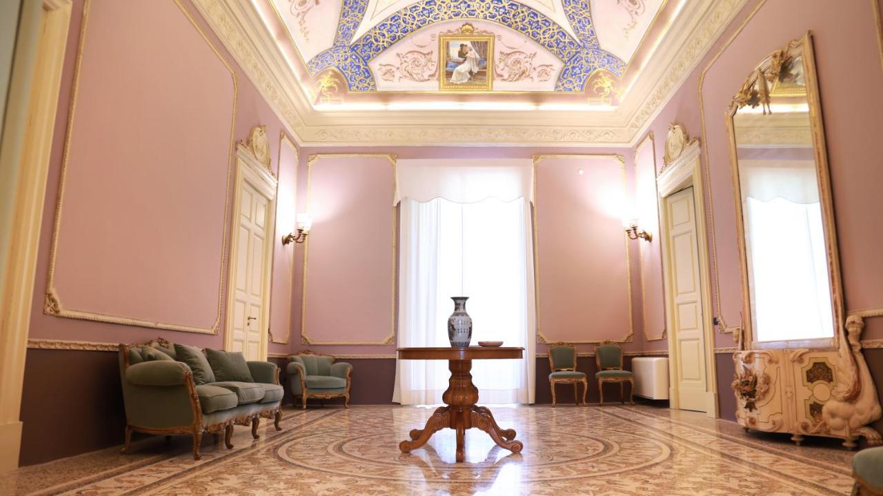 Palazzo Francesco Grassi Bed and Breakfast Aradeo Εξωτερικό φωτογραφία