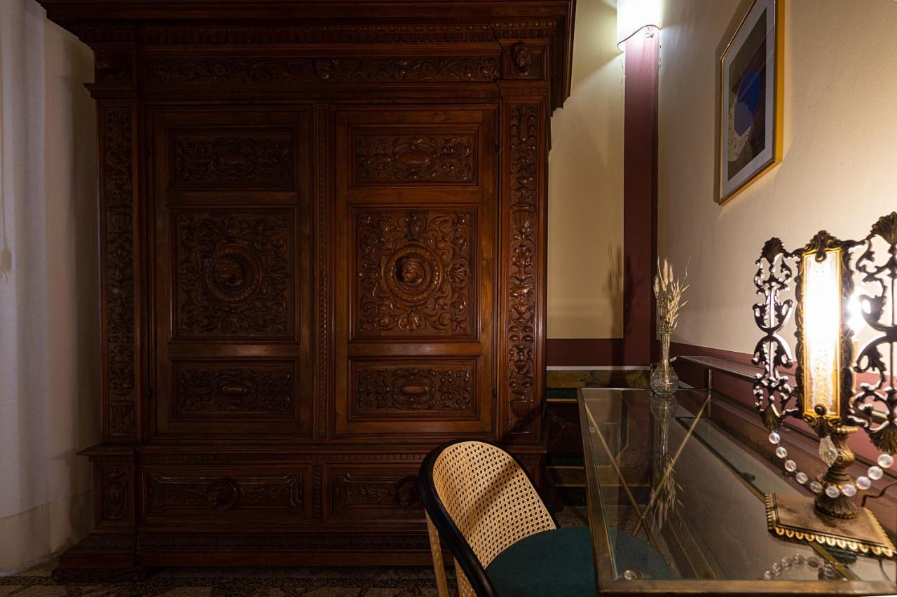 Palazzo Francesco Grassi Bed and Breakfast Aradeo Εξωτερικό φωτογραφία