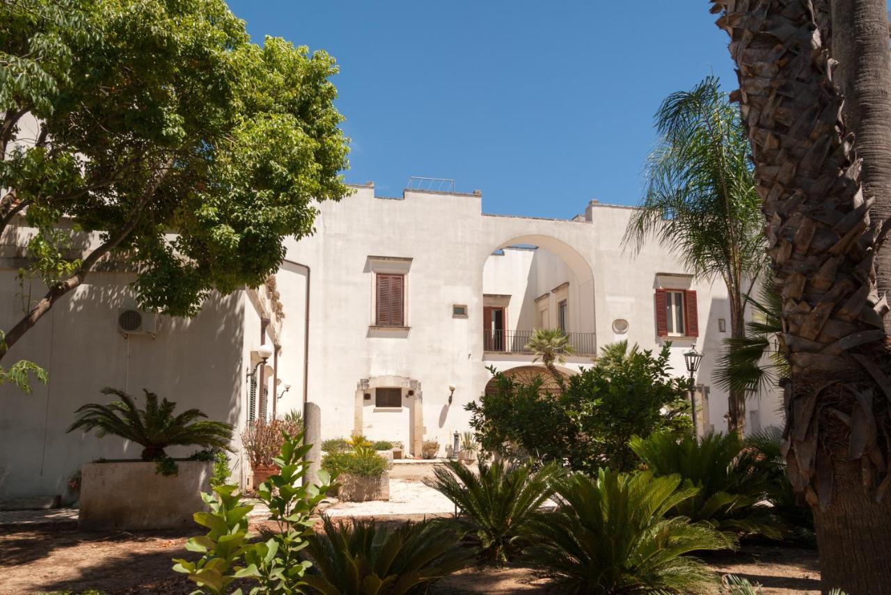 Palazzo Francesco Grassi Bed and Breakfast Aradeo Εξωτερικό φωτογραφία