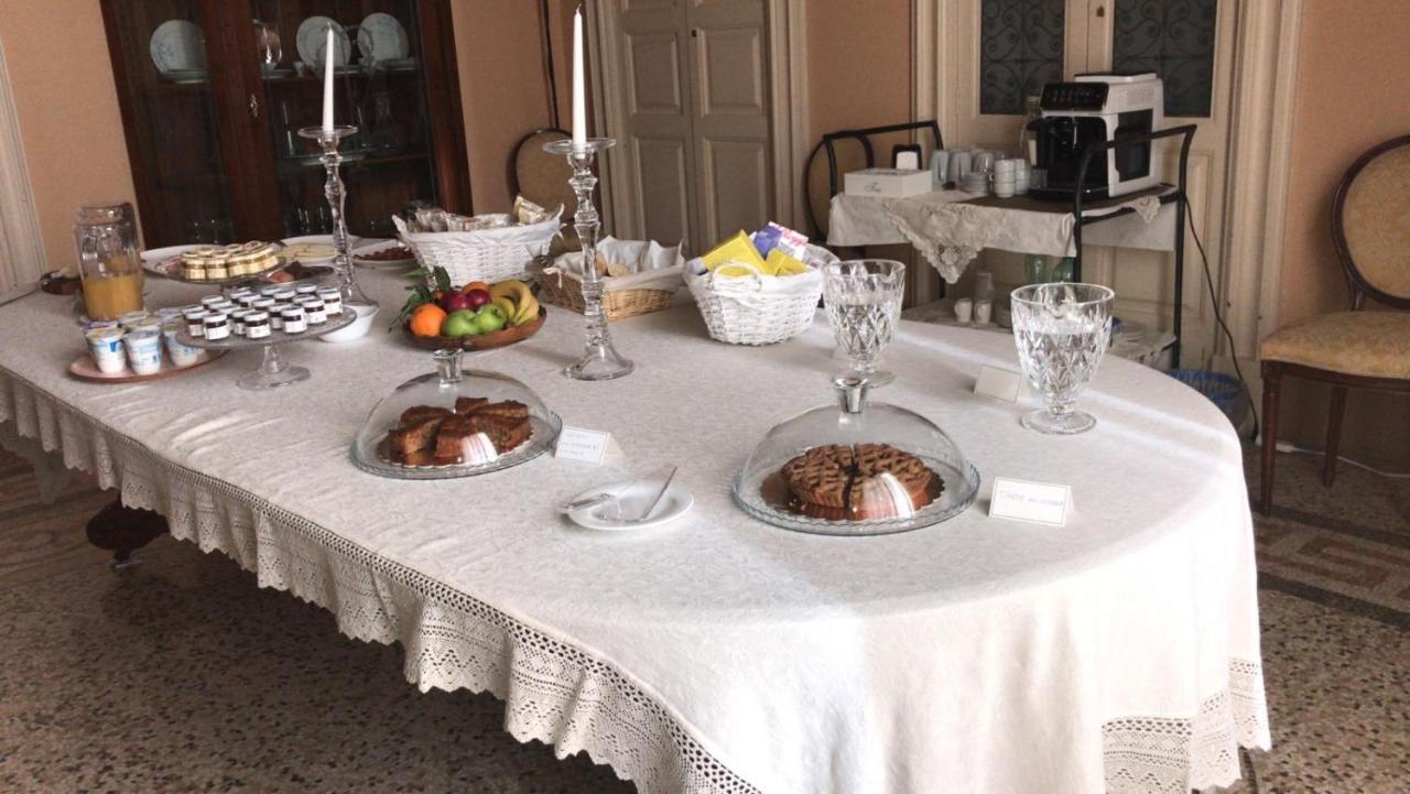 Palazzo Francesco Grassi Bed and Breakfast Aradeo Εξωτερικό φωτογραφία