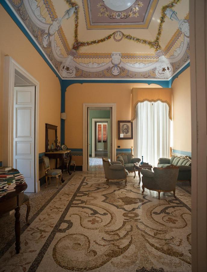 Palazzo Francesco Grassi Bed and Breakfast Aradeo Εξωτερικό φωτογραφία